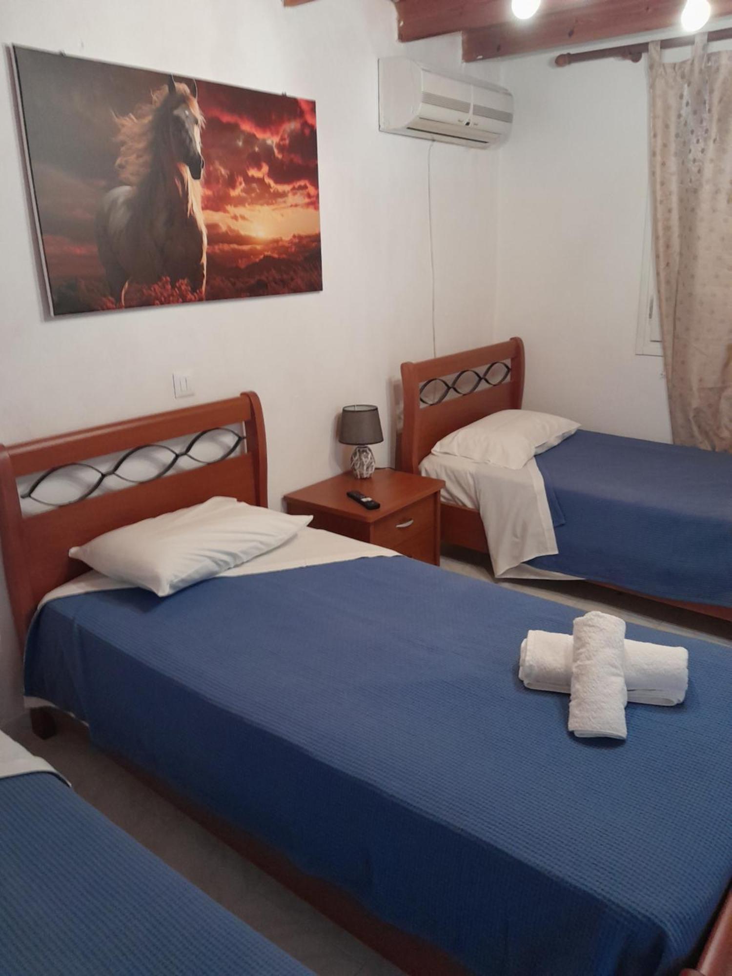 "Petrina" Sevasti Symi Studios Buitenkant foto